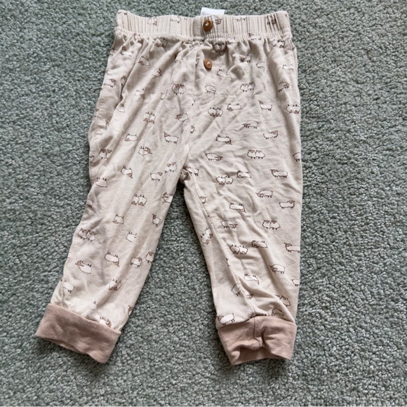 Adorable Cream Baby set with Sheep Print - Picture 4 of 7